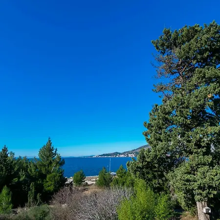 Pine And Sea * Omiš