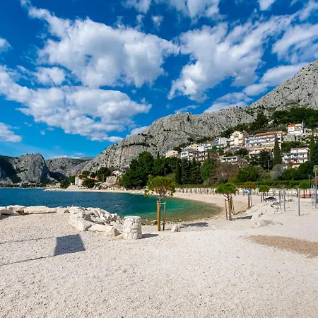 Pine And Sea * Omiš
